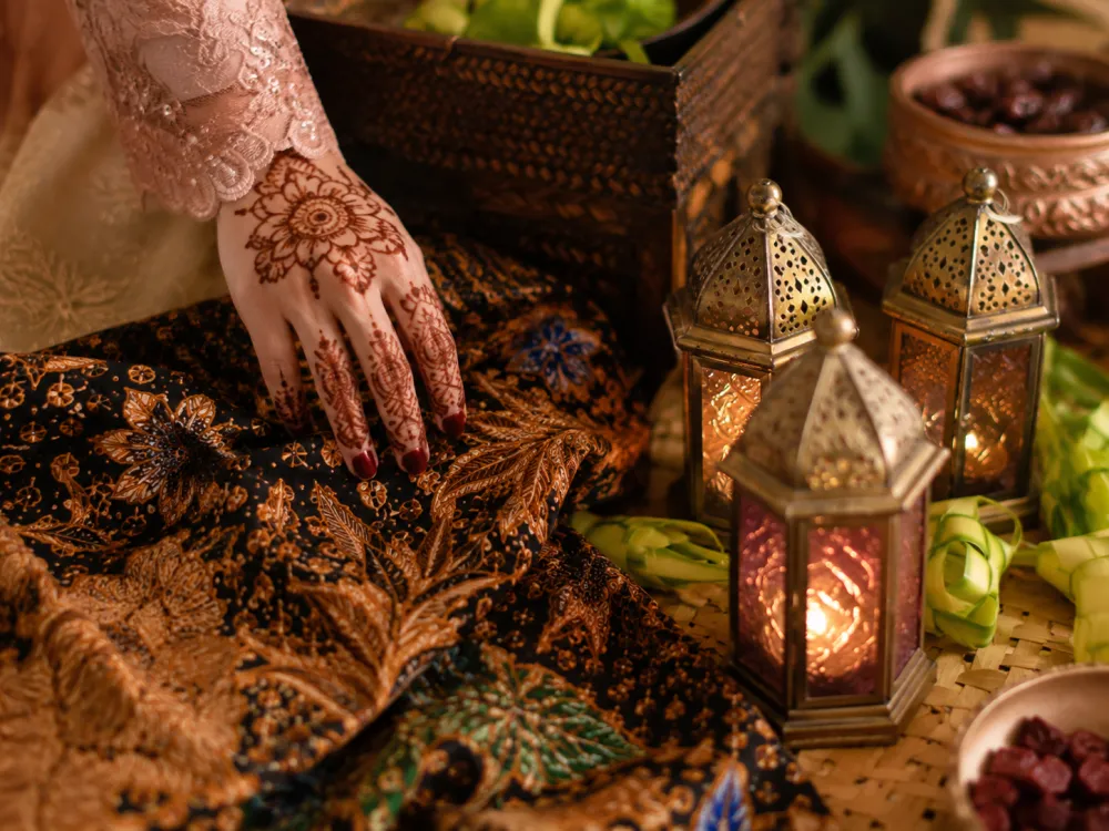 Cultural integration and Malaysian customs for an expat