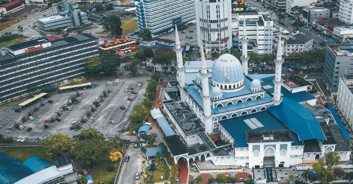 découvrez la diversité religieuse de la malaisie : islam, bouddhisme, christianisme et hindouisme coexistent au cœur de son identité culturelle.