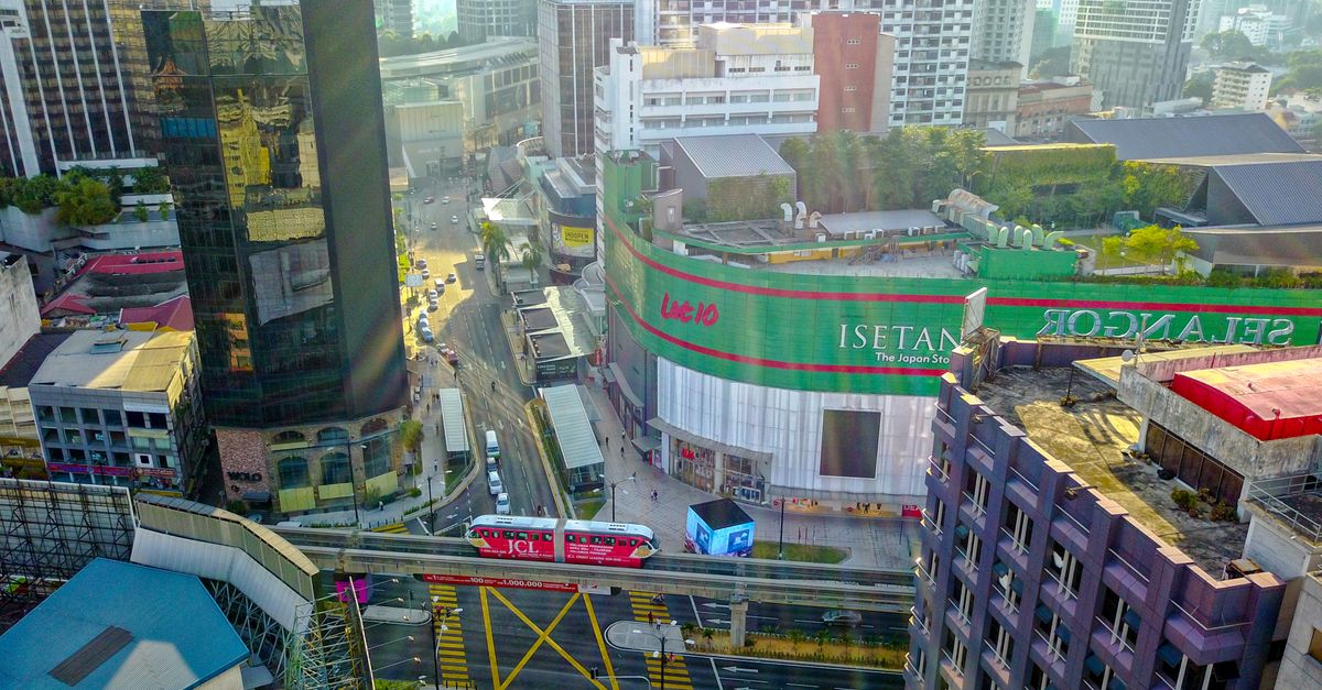 découvrez bukit bintang, le quartier animé de kuala lumpur, réputé pour ses boutiques, sa gastronomie, ses hôtels et sa vie nocturne.