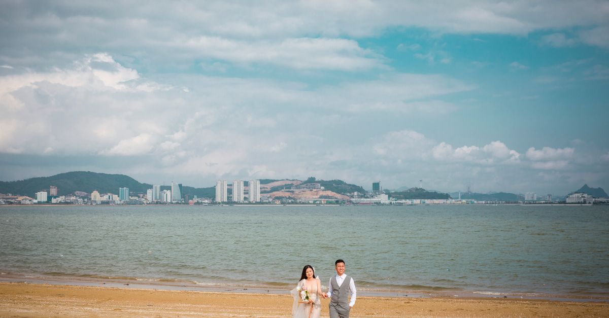 Discover Penang’s beaches, with golden sand, tropical waters and lush scenery, for an unforgettable seaside escape in Malaysia.