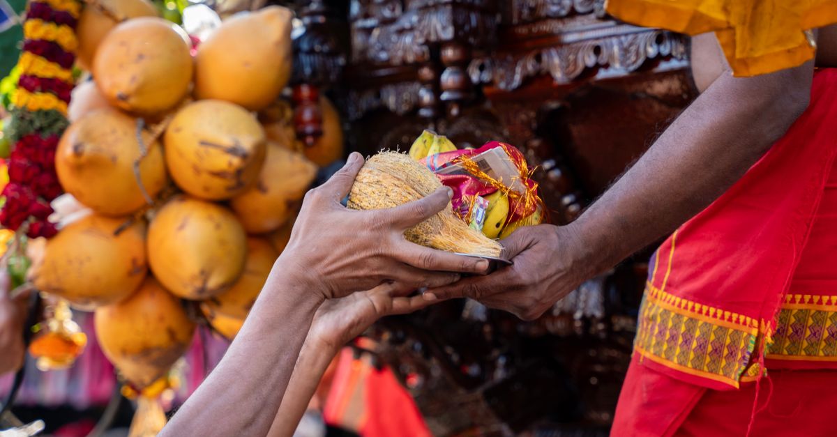 Discover Thaipusam in Malaysia, a spectacular Hindu celebration marked by processions, rituals and unique spiritual fervour.