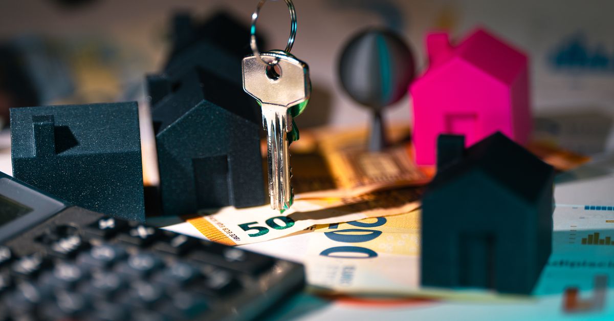 Malaysian mortgage loan simulator: easily calculate your monthly repayments and repayment plans to choose the best financing option for your property.