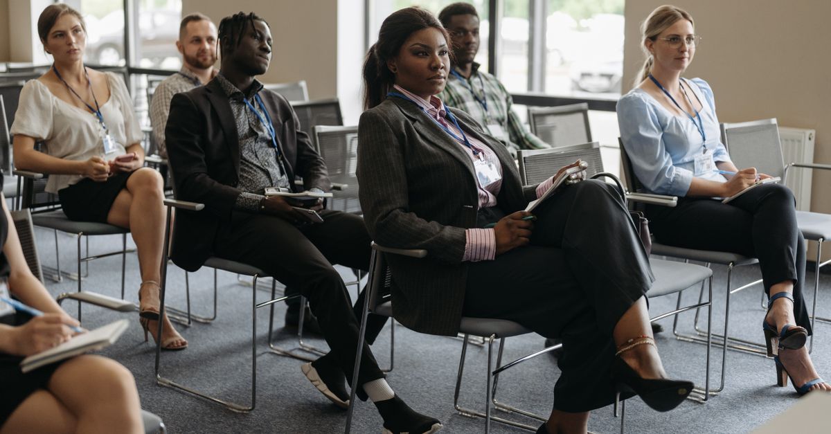 Discover our professional training courses for a successful career transition and adapt your skills to the demands of the job market.