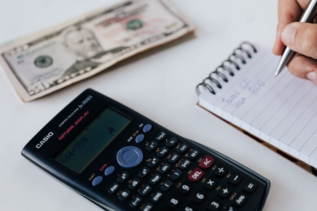 Calculateur de préavis et de solde de tout compte en Malaisie : guide pratique pour les salariés